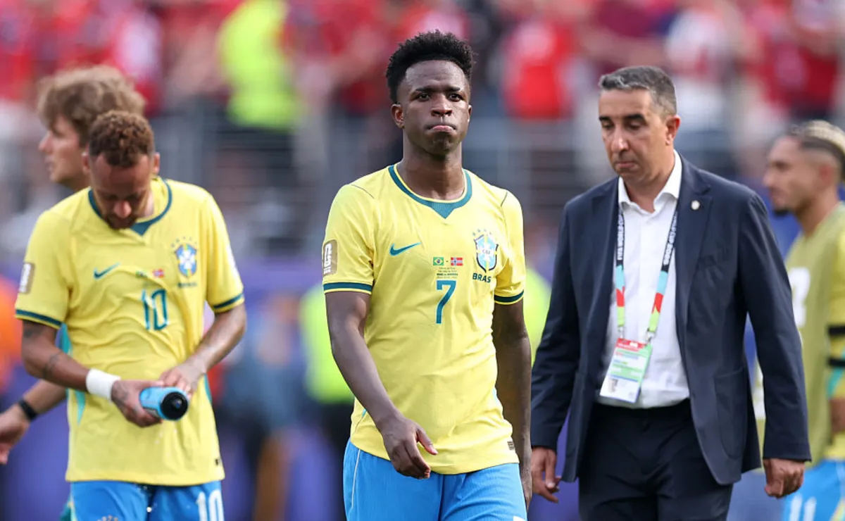 Vinicius-Junior-tras-la-eliminacion-de-Brasil-del-Mundial-2026-1200x740