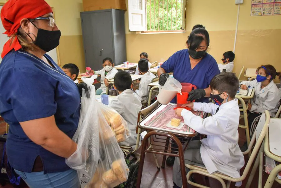 81042-comenzo-la-entrega-de-la-copa-de-leche-en-las-escuelas