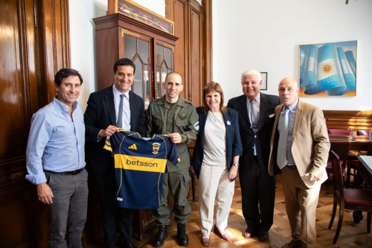 Patricia-Bullrich-y-Nahuel-Gallo-senadores-Pro-UCR-LLA