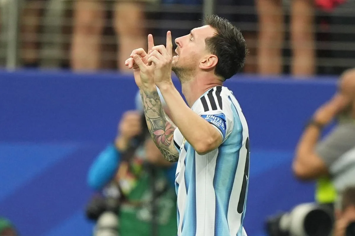 el-delantero-lionel-messi-10-de-argentina-festeja-HLLMAYTHENEMTAH7Q7F32NYEGQ