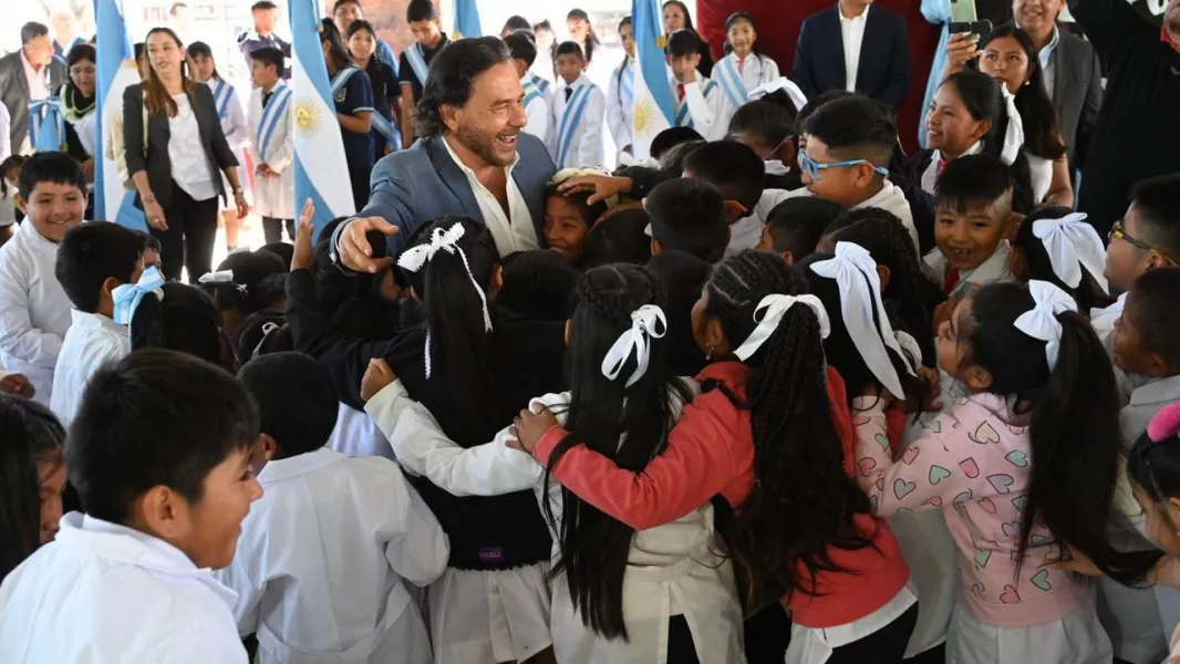 18100-mas-de-350-mil-alumnos-comenzaron-hoy-las-clases-el-gobernador-saenz-inauguro-el-ciclo-lectivo-2026-desde-cachi