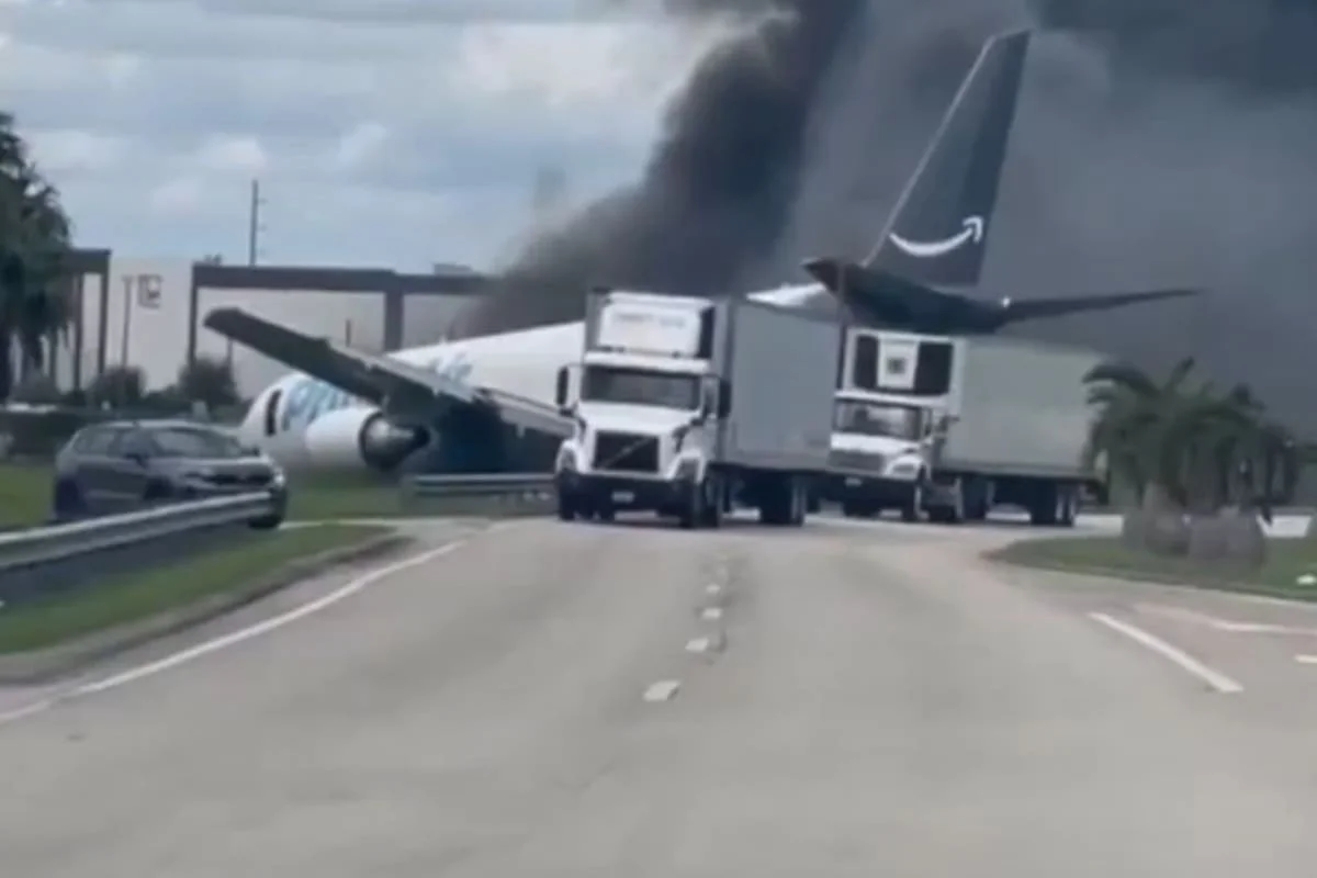 un-avion-de-carga-de-amazon-se-despisto-en-las-YNJIDTLRI5F4PKY42BOOSN6XJI