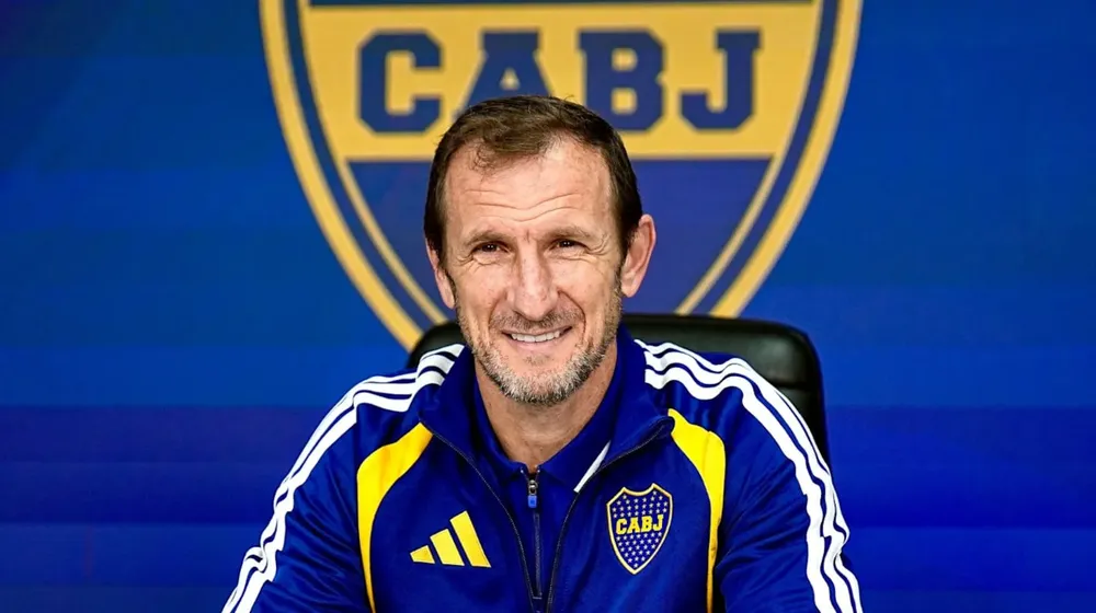 rodolfo-arruabarrena-es-el-nuevo-dt-de-boca-foto-bocajrsoficial-en-x-MVISXWMFUBDZRDCE74RUFD7ZJU