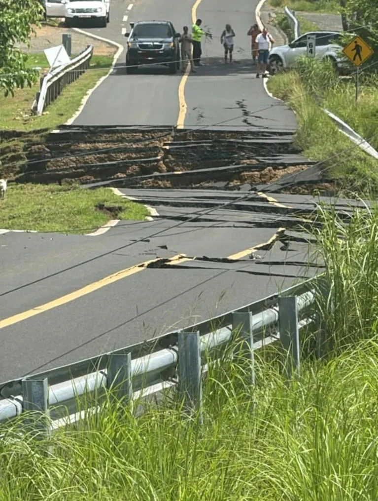 asi-quedo-destruida-una-calle-en-mariato-panama-por-el-terremoto-foto-la-prensa-panama-TT55RVZNDBHVBL32Z25MVYKC3I.jfif