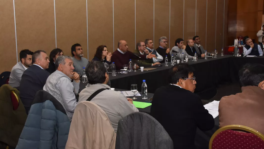 109090-el-gobierno-reabrio-la-mesa-paritaria-con-los-gremios-estatales-20260722202057