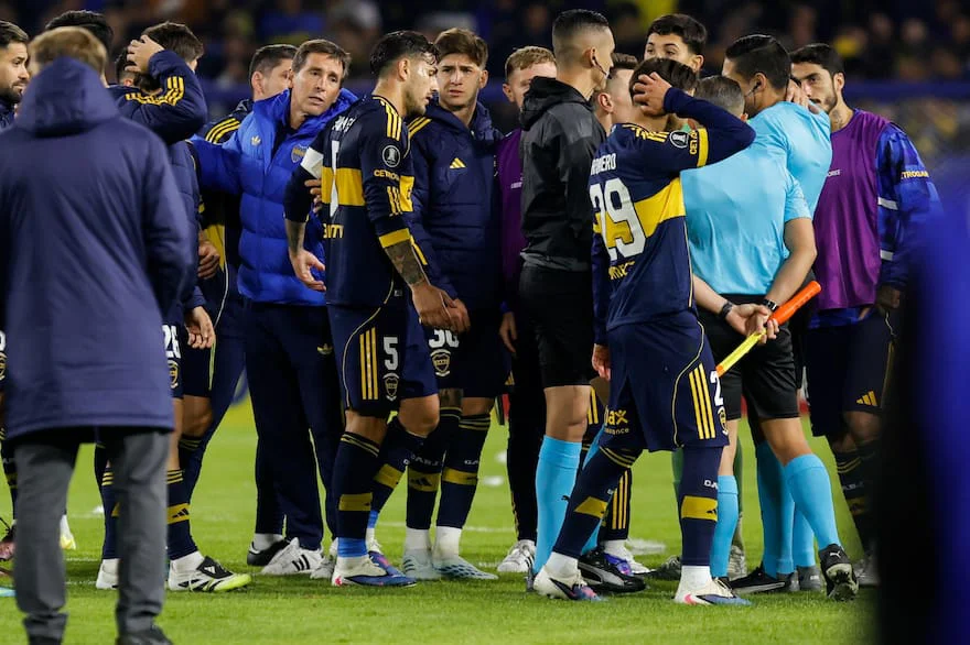 claudio-ubeda-leandro-paredes-y-todo-boca-rodean-LCUFSGBVABH7ZORGZPIEOVLV3Q