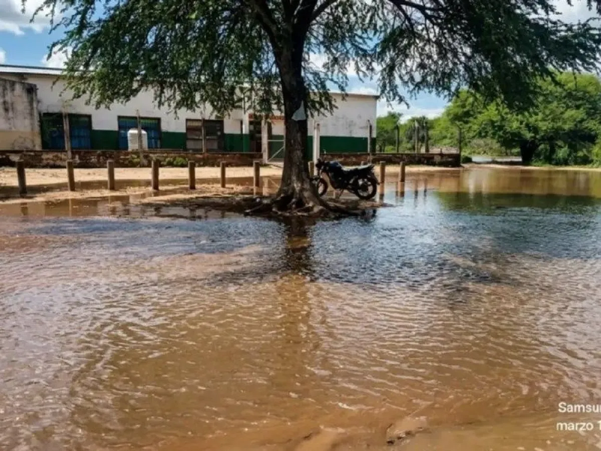63591-el-rio-bermejo-se-desbordo-y-dejo-parajes-aislados-en-rivadavia-banda-sur